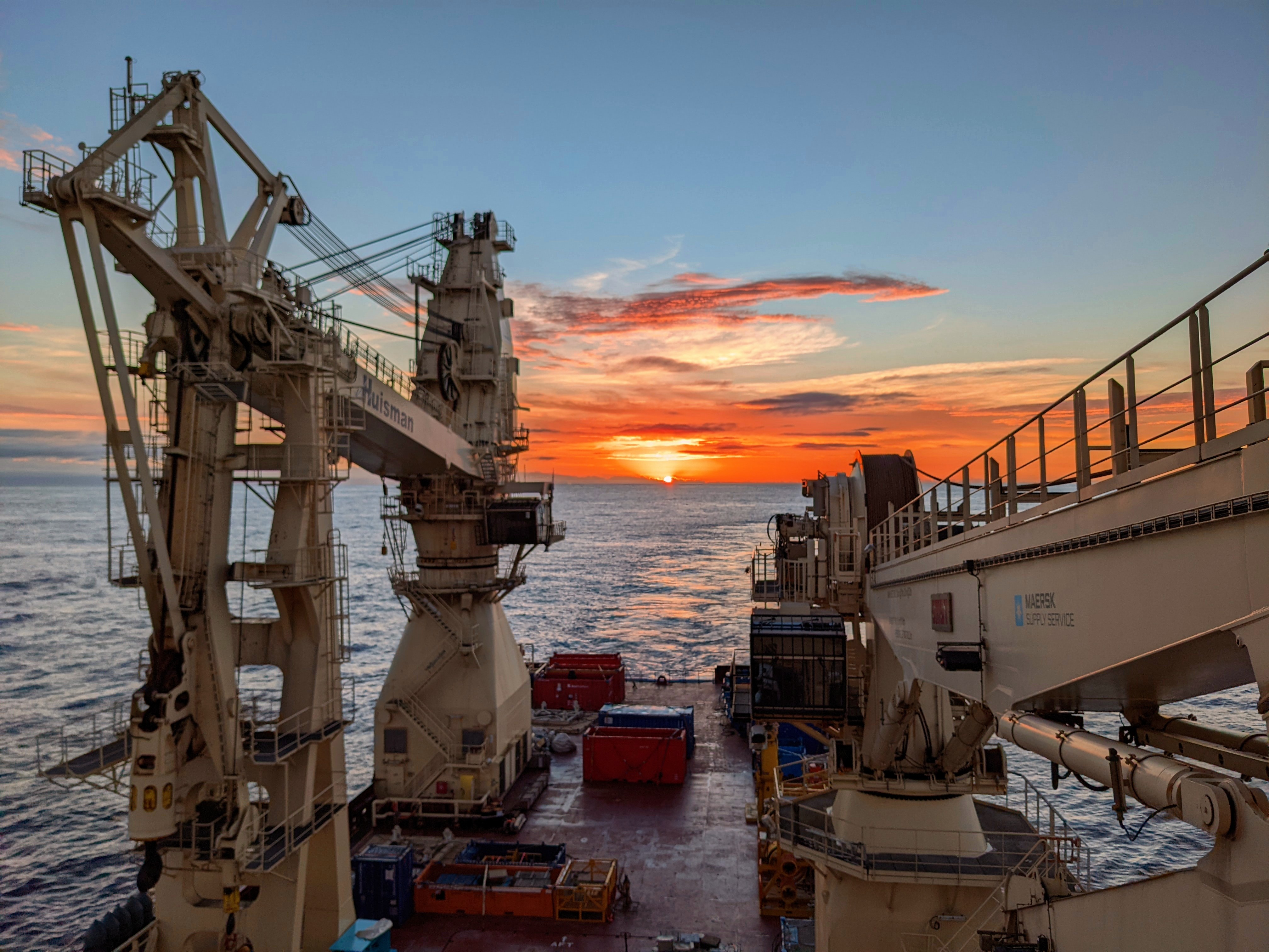 7 - Sunset from stern (2021.12.08).jpg